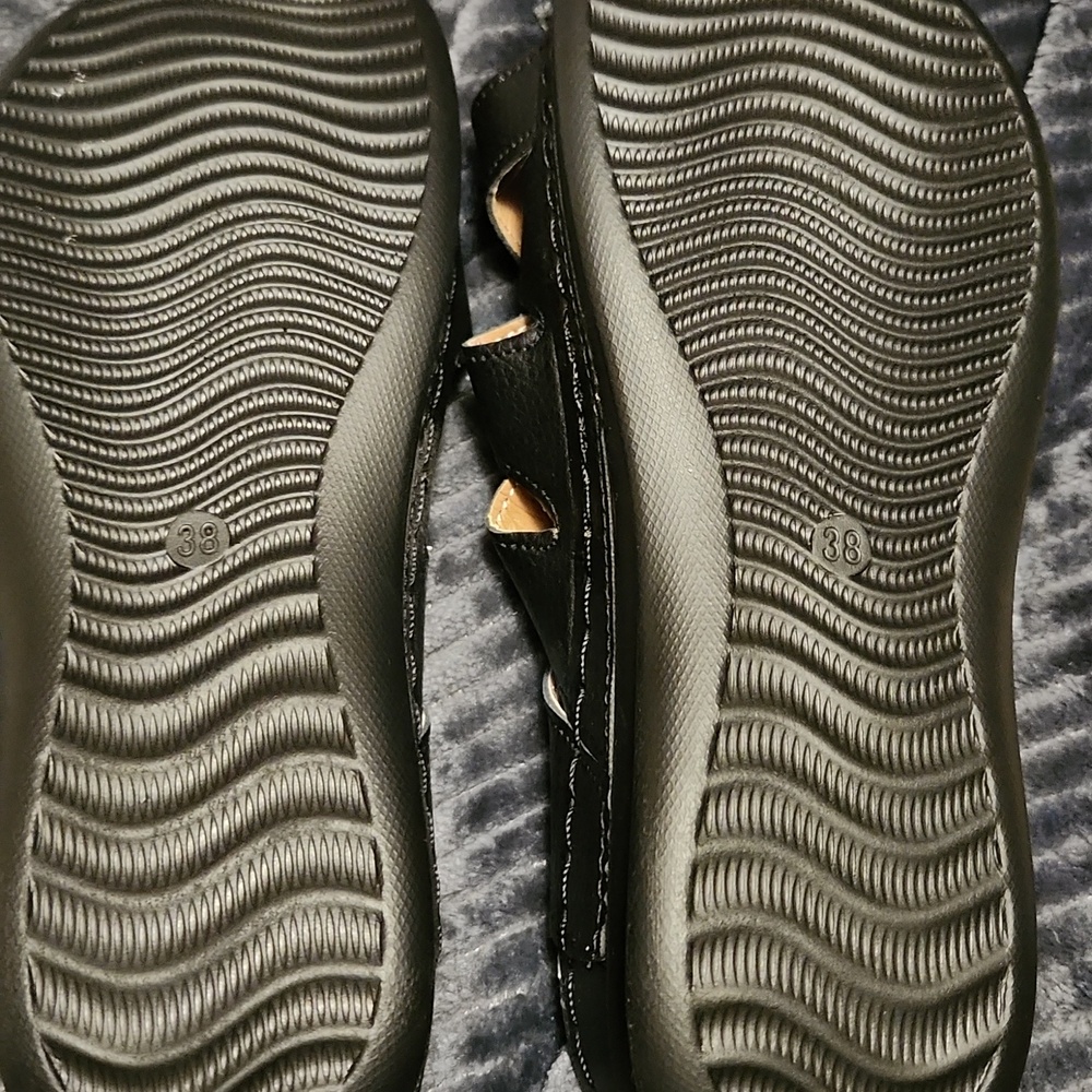 Black Peekaboo Open Toe Sandals - Picture 2 of 2